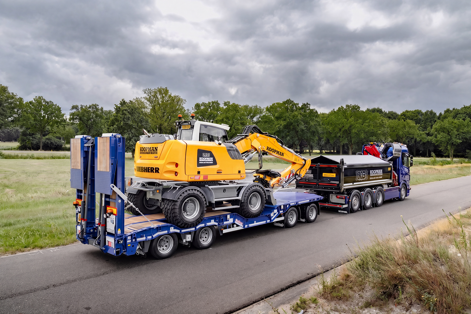 Supertrailer-drawbar-semi-low-loader