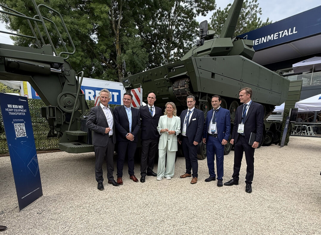 8-axle defence trailer at eurosatory7
