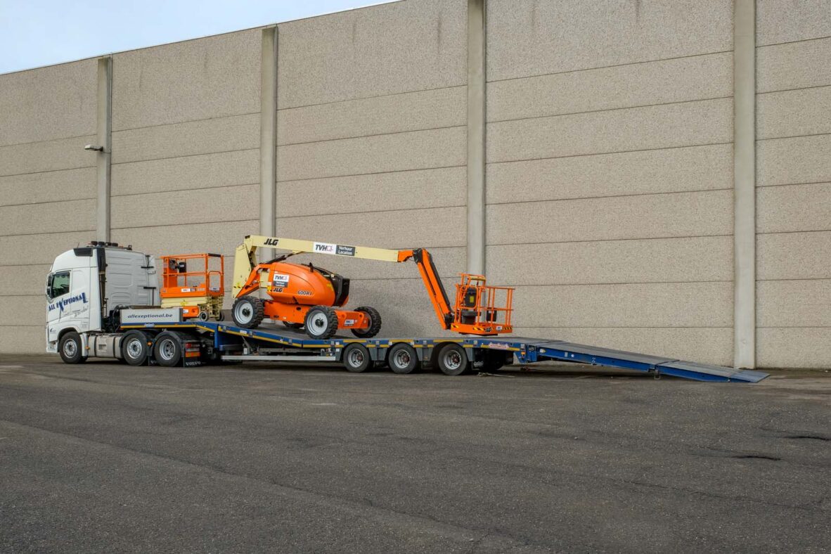 Access plaforms and telescopic handlers