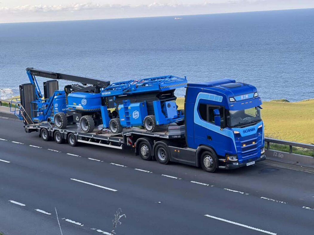 Access plaforms and telescopic handlers