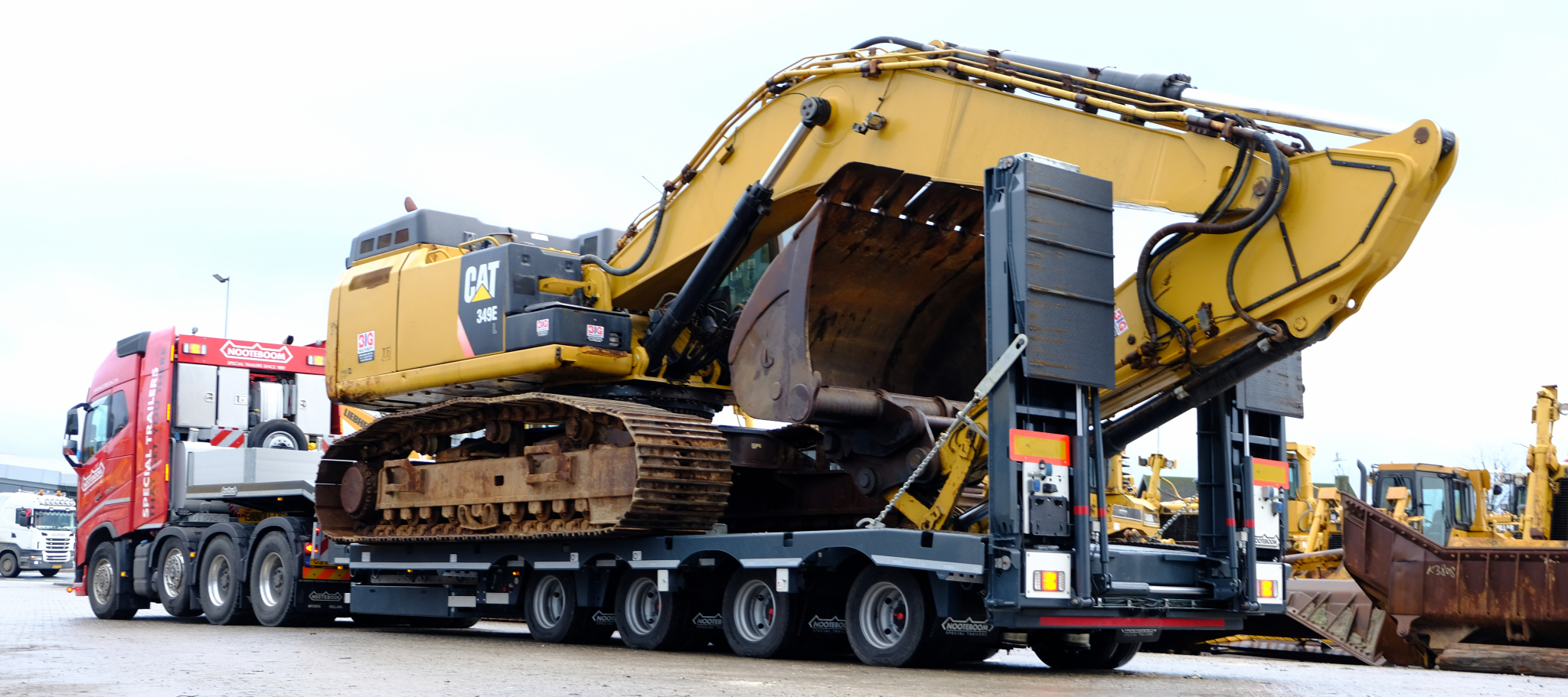 Nooteboom semi low-loader with hydraulic widening