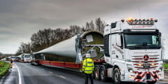 Plant Speed moves UK’s longest wind turbine blades on Nooteboom SWC Super Wing Carrier